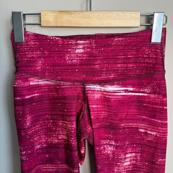 Old Navy Active Women's Burgundy-Red Abstract Athletic Yoga Pant Leggings XS - Picture 3 of 13